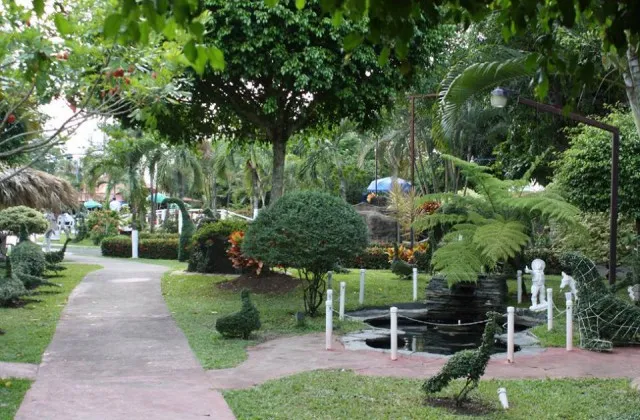 Paraiso Solymar Bonao jardin 1